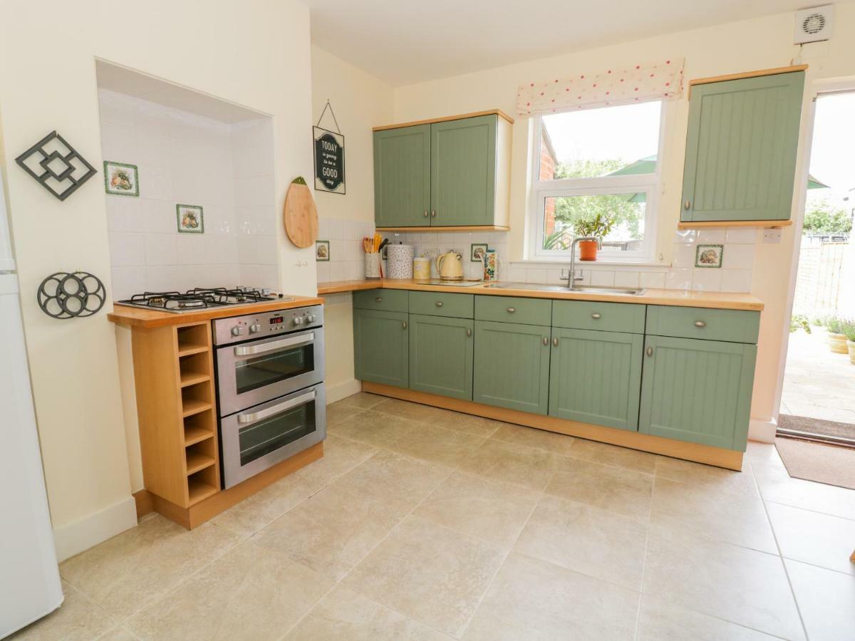 Sea View Cottage Frinton-on-Sea Exterior photo